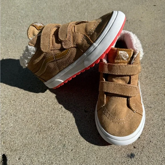 Vans Kids MTE Brown Suede Sneakers Water Resistant - Picture 2 of 5